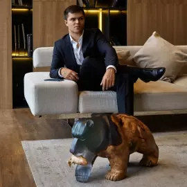 Sculpture made of American walnut and epoxy resin "Bear"