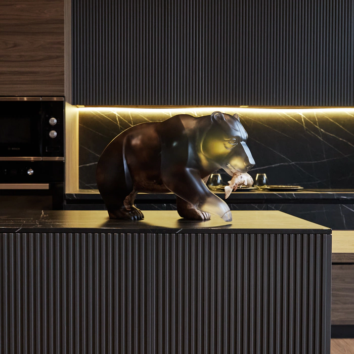 Sculpture made of American walnut and epoxy resin "Bear"