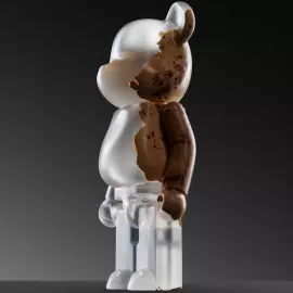 Арт-объект из карагача и эпоксидной смолы "Bearbrick"