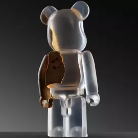 Арт-объект из карагача и эпоксидной смолы "Bearbrick"