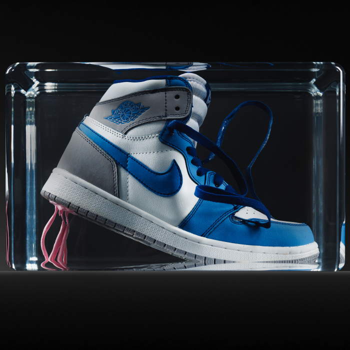 Арт-объект в эпоксидной смоле "Air Jordan"