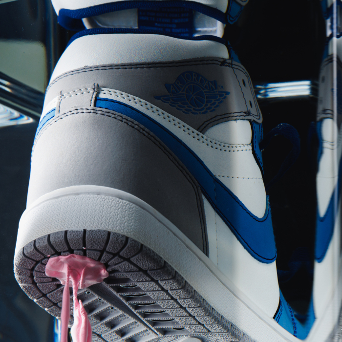 Арт-объект в эпоксидной смоле "Air Jordan"