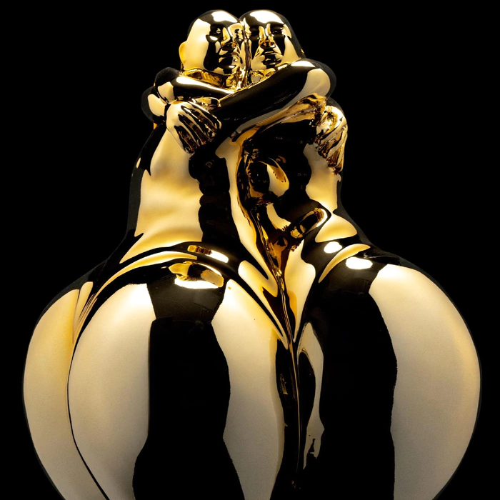 The author's sculpture "Big Love" with gilding