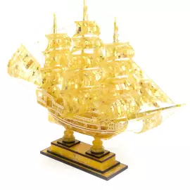 Сувенир из янтаря "Каравелла"