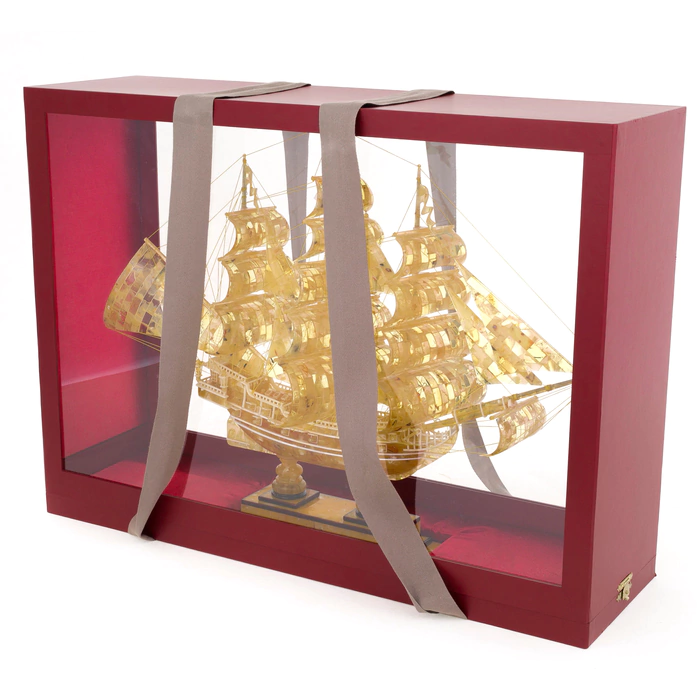 Souvenir of amber "Caravella"