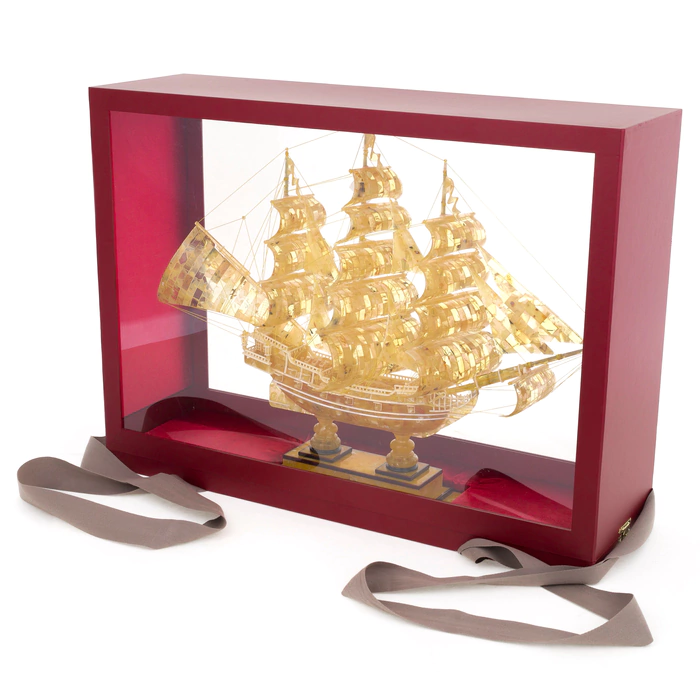 Souvenir of amber "Caravella"