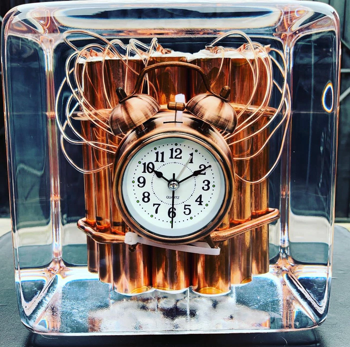 Art object in epoxy resin "Time" size M