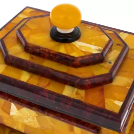 Шкатулка из янтаря "Антик"