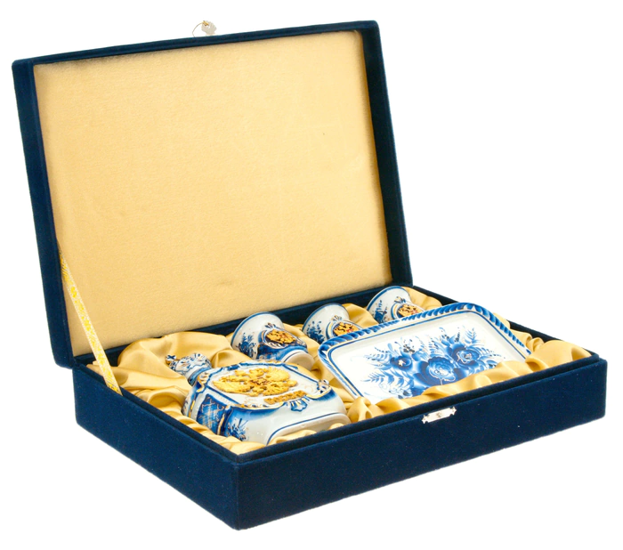 Vodka set "Gift" for 3 persons