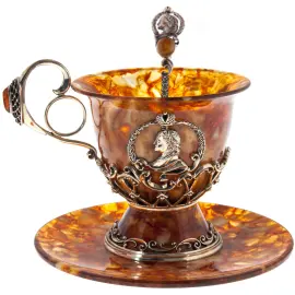 Чайный набор из янтаря "Пётр I и Екатерина" на 2 персоны, в подарочной коробке