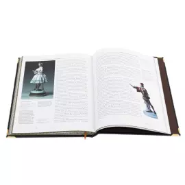 Книга в кожаном переплете "Русский императорский фарфор" на английском языке, в коробе