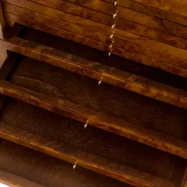 Шкатулка-шкафчик из карельской березы "Нумизмат"