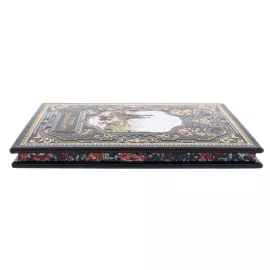 Книга в кожаном переплете "История Российской нефти"