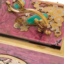 Шкатулка из родонита "Нежность" с хризопразом, Златоуст