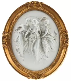 Барельеф "Три грации"