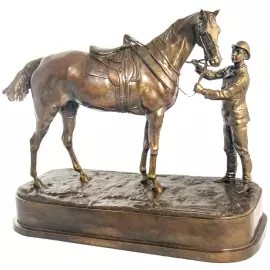 Скульптура бронзовая "Весталка"