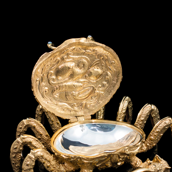 Gilded caviar bowl "Golden Crab"