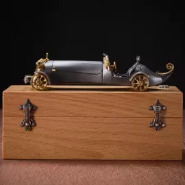 Сувенир из серебра "Автомобиль Шершень"