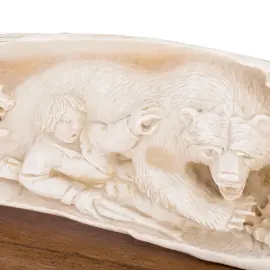 Композиция из бивня мамонта "Охота" Композиция из бивня мамонта "Охота"
