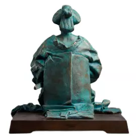 Скульптура из бронзы "Подруга воина"