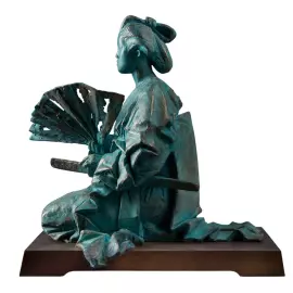 Скульптура из бронзы "Подруга воина"