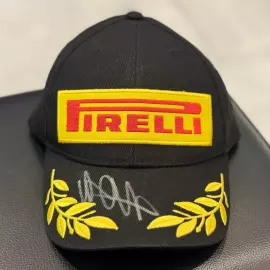 Кепка с автографом гонщика Валентино Росси