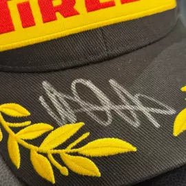 Кепка с автографом гонщика Валентино Росси