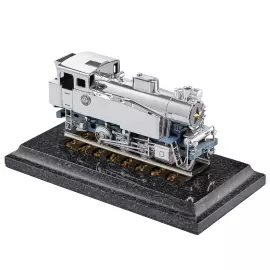 Скульптура из серебра "Паровоз" на мраморе