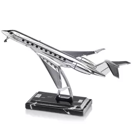 Скульптура из серебра "Модель самолета Gulfstream G700"