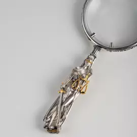 Увеличительное стекло из серебра «Фемида»