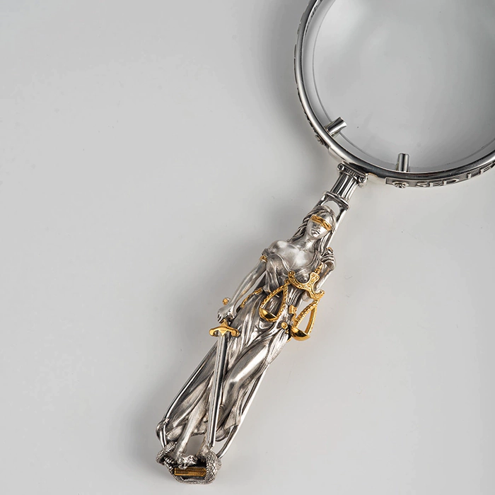 Silver magnifying glass "Themis"