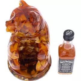 Сувенир из янтаря "Русский медведь"