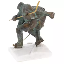 Скульптура из бронзы "Хоккей. Силовые приемы"