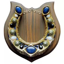 A horseshoe for happiness and abundance