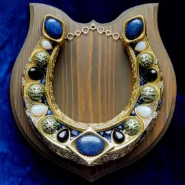 A horseshoe for happiness and abundance