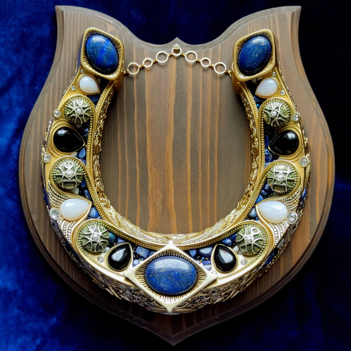 A horseshoe for happiness and abundance