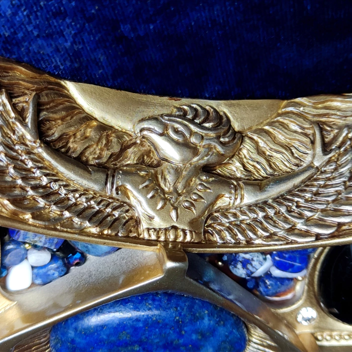 A horseshoe for happiness and abundance