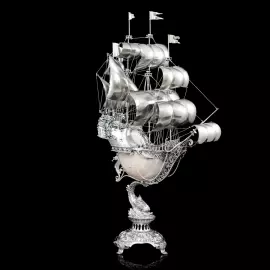 Эксклюзивный корабль из серебра "Легенда морей"