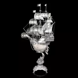 Эксклюзивный корабль из серебра "Легенда морей"