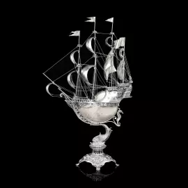 Эксклюзивный корабль из серебра "Легенда морей"