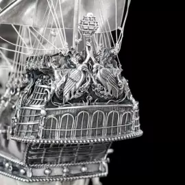 Эксклюзивный корабль из серебра "Легенда морей"