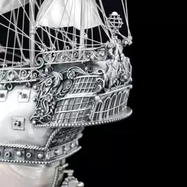 Эксклюзивный корабль из серебра "Легенда морей"