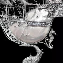 Эксклюзивный корабль из серебра "Легенда морей"