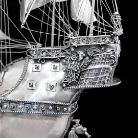 Эксклюзивный корабль из серебра "Легенда морей"