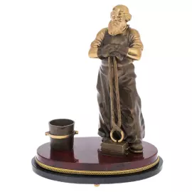 Статуэтка из бронзы "Кузнец" на яшме