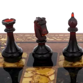 Шахматы из ореха и янтаря "Арабески-Тина"