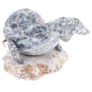 Скульптура из ангидрита "Кит"