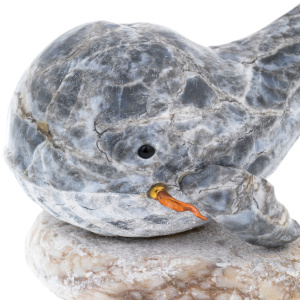 Скульптура из ангидрита "Кит"