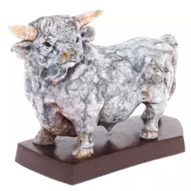 Скульптура из ангидрита "Бык"