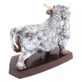 Скульптура из ангидрита "Бык"